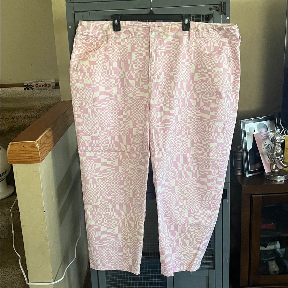 Ava & Viv Pink and Cream Patterned Pants